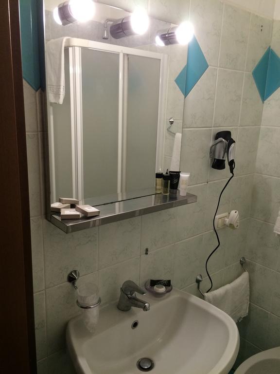 Royal Hotel Milan Room photo